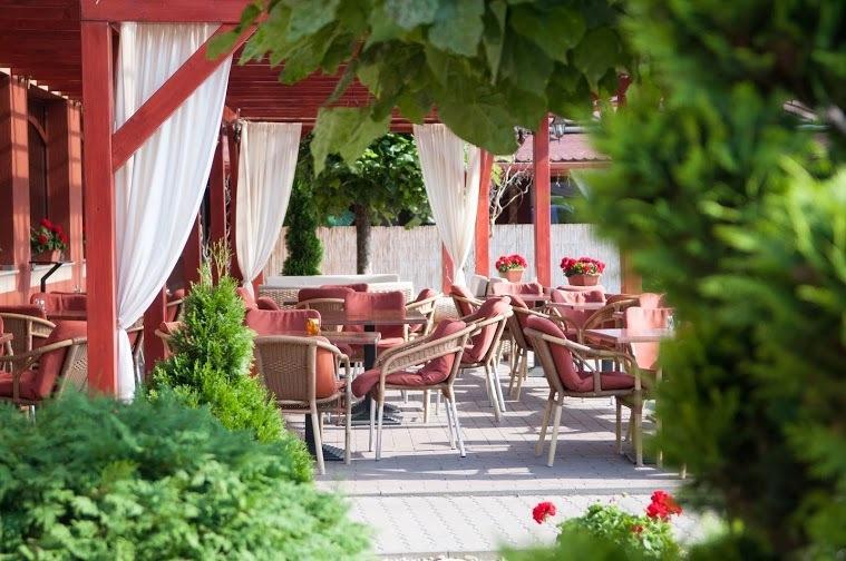 バヤ Malom Club Panzio Bed & Breakfast エクステリア 写真