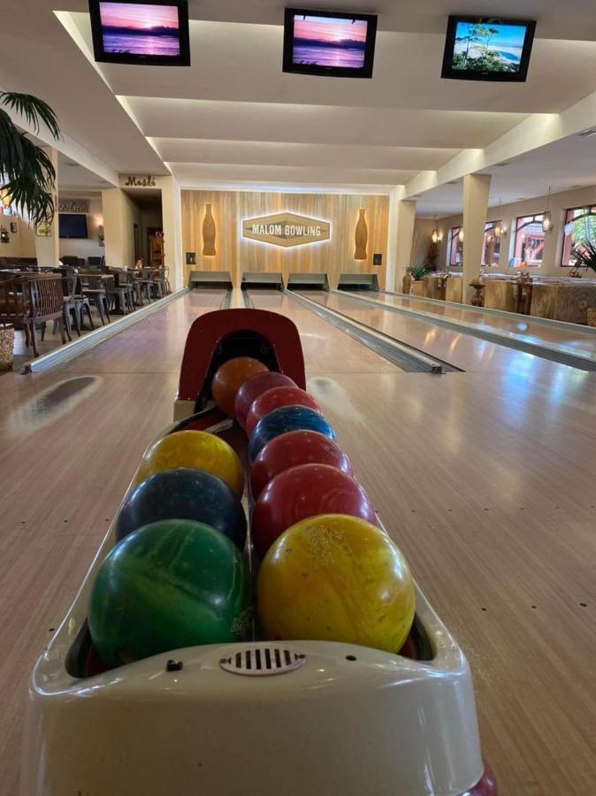 バヤ Malom Club Panzio Bed & Breakfast エクステリア 写真