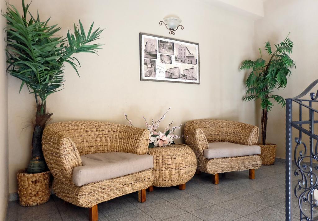 バヤ Malom Club Panzio Bed & Breakfast エクステリア 写真